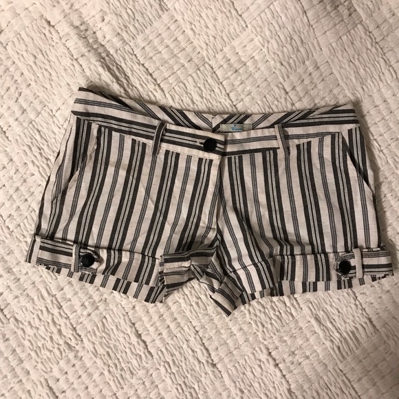 Bloom Sz S Pinstripe Linen Shorts - Picture 3 of 4